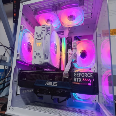 华硕 12代i5 12600KF 华硕RTX4060-8G巨齿鲨三风扇 电竞游戏台式机组装电脑主机全套DIY组装整机 12代i5-4060-8G 1T M.2 金百达16G 3600x2 海景房机箱